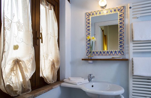 Assisi Cama Y Desayuno | B&B With Pool and View of Assisi