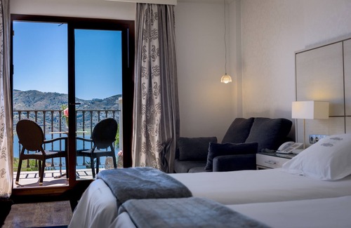 Viñuela Hotel | B bou Hotel La Viñuela & Spa