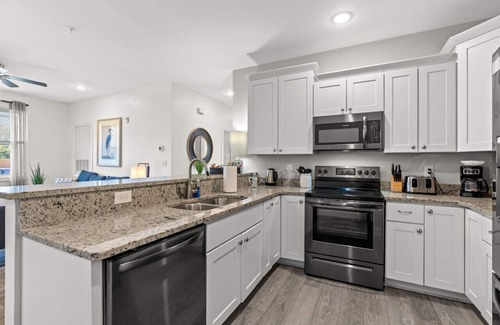 Myrtle Beach Apartamento | B · Brand New 4Br Steps to Beach 2nd Pier King Beds #B