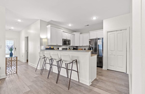 Myrtle Beach Apartamento | B · Brand New 4Br Steps to Beach 2nd Pier King Beds #B