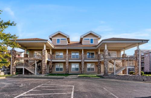 Hollister Casa | B Chillin Retreat on Table Rock Lake