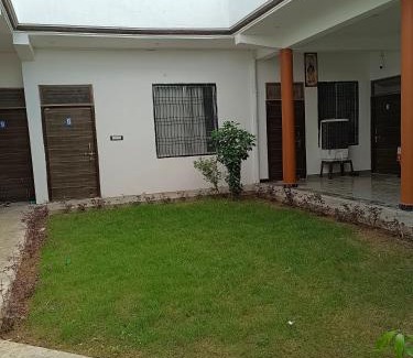 Raebareli Casa | B D House