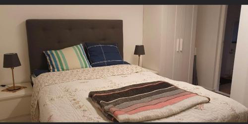 Huddinge Municipality Apartamento | B & E Apartment