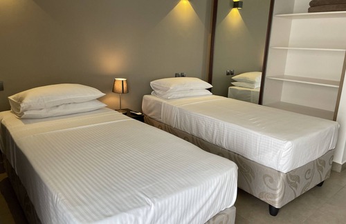 Beau Vallon Hotel | B Holiday Apartments