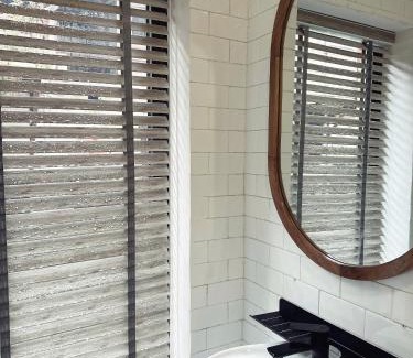 Old Quarter Apartamento | B House - 3Br 2Bath Balcony 5ms Lake Quiet Old Quater