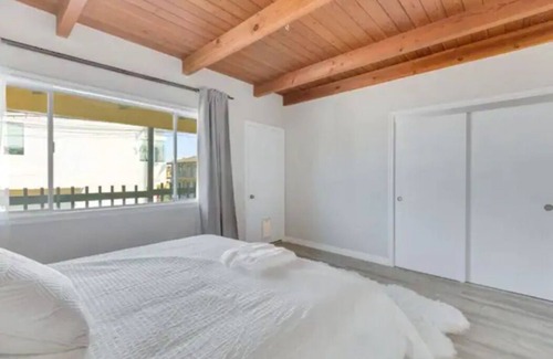 Old Towne Apartamento | #B - SEAL BEACH OCEAN VIEW 2BD HOME