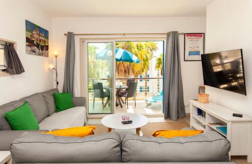 Telheiro Apartamento | B06 - Top-Floor Marina 2 bed Apartment