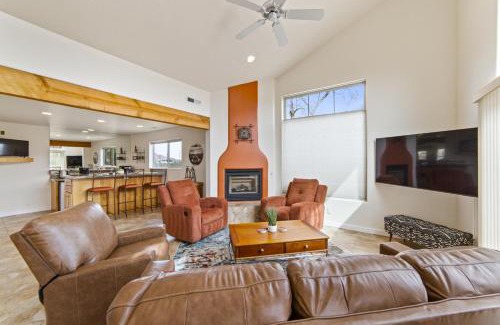 Moab South Valley Casa | B1- Hidden Valley Villa I Large Patio I Pool and Hot Tub