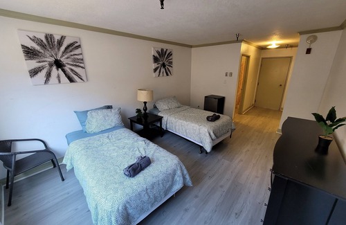 Pico - Robertson Hotel | (B11) LA Lovely Double Deluxe Unit