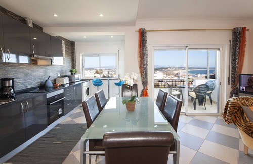 Ameijeira Apartamento | B17 - The Stunning Seaview Apartment