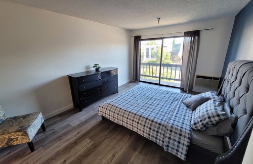 Pico - Robertson Hotel | (B27) Cozy & Serene Private LA Studio