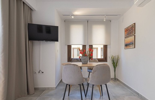Fourka Apartamento | B4 Penelope Luxury Suites by Travel Pro Services