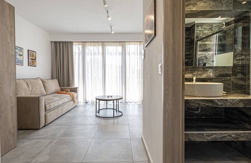 Fourka Apartamento | B4 Penelope Luxury Suites by Travel Pro Services