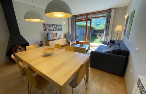 Benasque Apartamento | B49 - Bajo con Jardín Peguera - Villmor