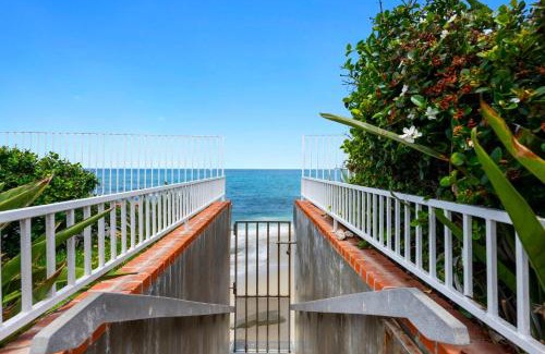Beach Barber Tract Casa | B5250 Playa Vista Beachfront