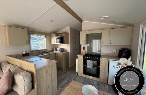 Addlethorpe Apartamento | B9 - Sunnymede Fantasy Island - hot tub, pet friendly, WiFi, ramped veranda - Meadow Lakes Caravan & Lodge Hire