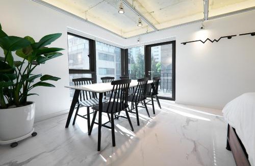 Yeonnam-dong Casa | B9 Tailored Service Home Near Hongik Univ Station