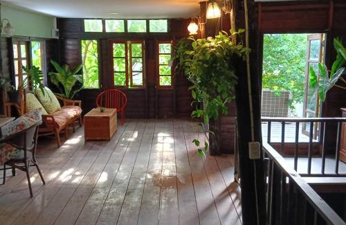 Wat Bowon Niwet Casa | Baan Jiam บ้านยายเจียม