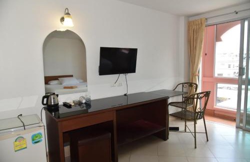 Patong Hotel | Baan Petcharat