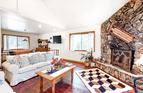 Cedar Glen Casa | Babbling Brook