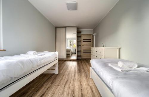 Krzyki Apartamento | Babiego Lata Spacious Apartment