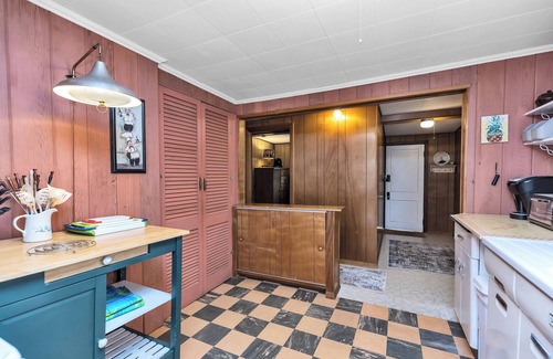 Amherst Cabaña | Baboosic Lake - Wonderful Classic S. NH Vacation Cottage all to Yourself