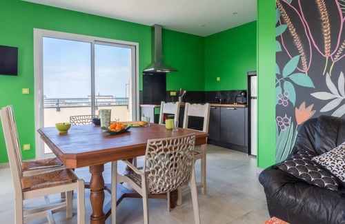 Saint-Come-de-Fresne Apartamento | Babord, apartment with terrace and sea view, parking