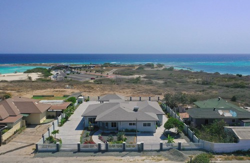 Sero Colorado Casa | Baby Beach Oasis – 4 BR Oceanview, Closest House to Baby Beach