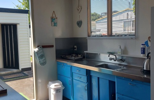 Cooks Beach Cabaña | Bach Camp - Cooks Beach Bach