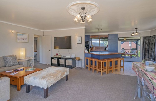 Pauanui Casa | Bach on Boulevard - Pauanui Holiday Home