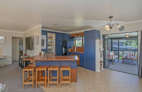 Pauanui Casa | Bach on Boulevard - Pauanui Holiday Home