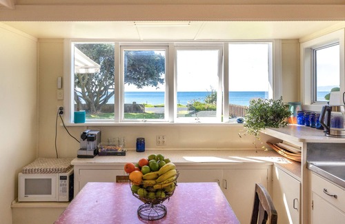 Onetangi Casa | BACH ON THE BEACH | Coast & Country | WINTER DEAL - Stay for 3 Pay for 2