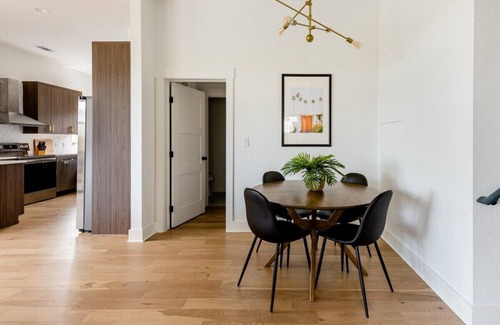 Riverside Casa | Bachelor/Bachelorette Mansion In the Heart of ATX