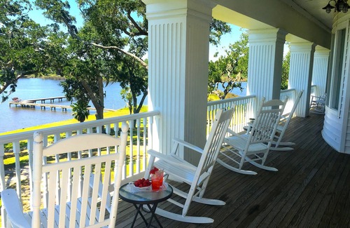 Gulf Hills Casa | Back Bay Biloxi Waterfront Retreat-Fish, Watch Dolphins y Golf-Minutes to Casinos