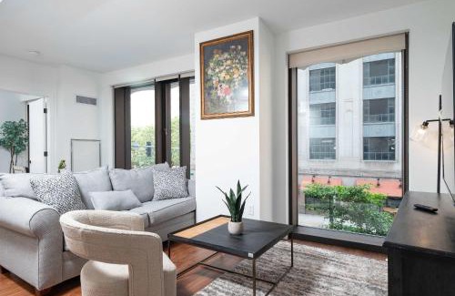 Bay Village Apartamento | Back-Bay Upscale Central Condo Rooftop & Parking