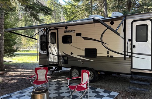 Kellogg Alquiler De RV | Back Country Getaway. Complete 30/50 RV Site.