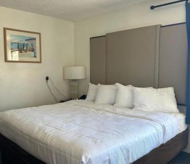 Boulevard Hotel | Back Country Inn