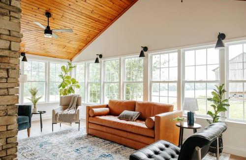 Cocolamus Casa | Back Country on 8 Acre - Stream, Pond & Animals