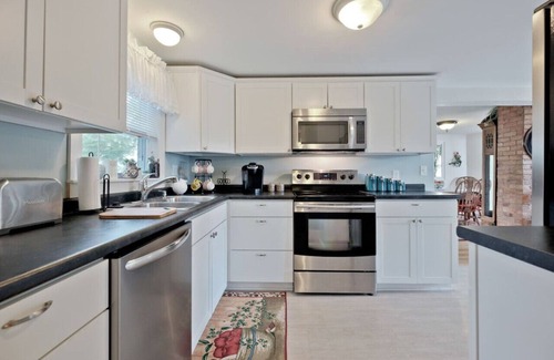 Back Cove Apartamento | Back Cove - Large Sunny 2 Bedroom Condo