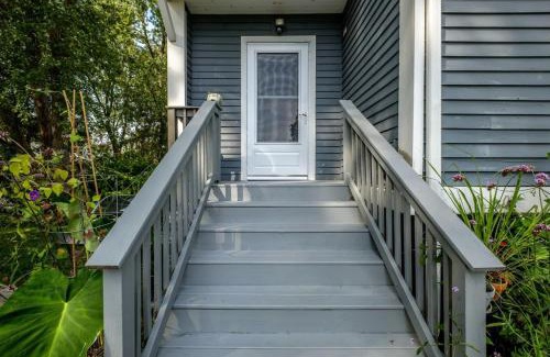 Back Cove Casa | Back Cove - Sunny 2nd Floor Condo