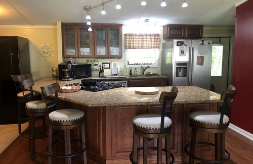 Eutawville Casa | Back in the Back Lake House, Lake Marion, SC
