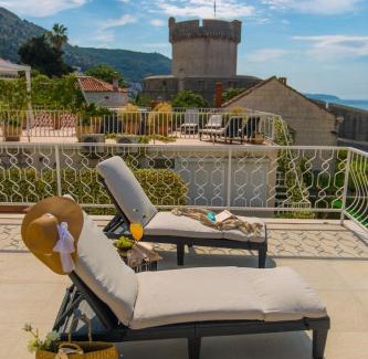 Pile Apartamento | Back in Time Luxury Dubrovnik 2