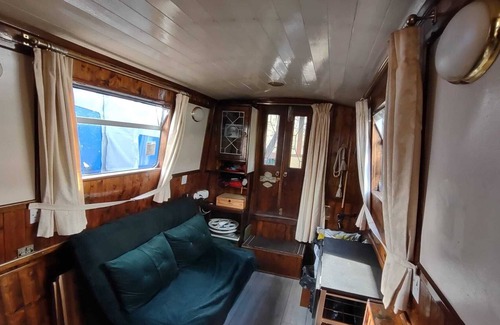 Stanstead Abbots Alquiler De Eote | Back to basics onboard a boat