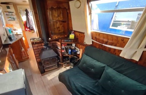 Stanstead Abbots Alquiler De Eote | Back to basics onboard a boat