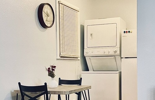 Ensley Cabaña | Back to Emerald - Cute, cozy & close to the coast