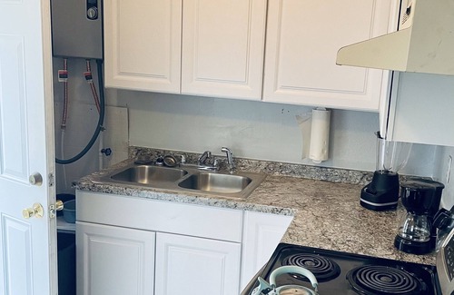 Ensley Cabaña | Back to Emerald - Cute, cozy & close to the coast