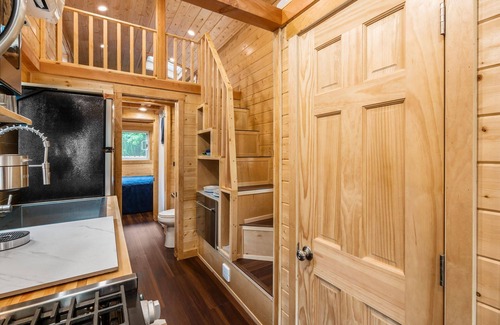 Laurelville Casa | Back to Nature with Tiny Home Experience, treed 60 acres to hike on