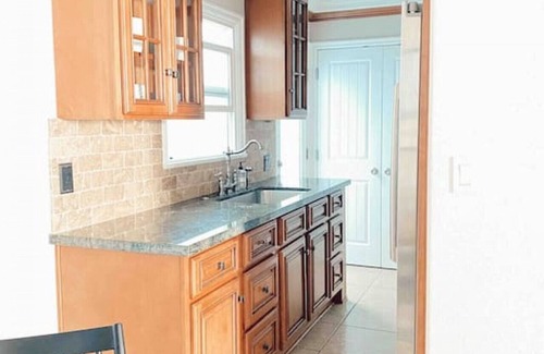 West Newport Cabaña | Back Unit · Beach House in the <3 of Balboa Peninsula