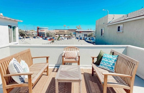 West Newport Cabaña | Back Unit · Beach House in the <3 of Balboa Peninsula