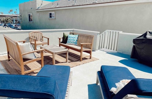West Newport Cabaña | Back Unit · Beach House in the <3 of Balboa Peninsula